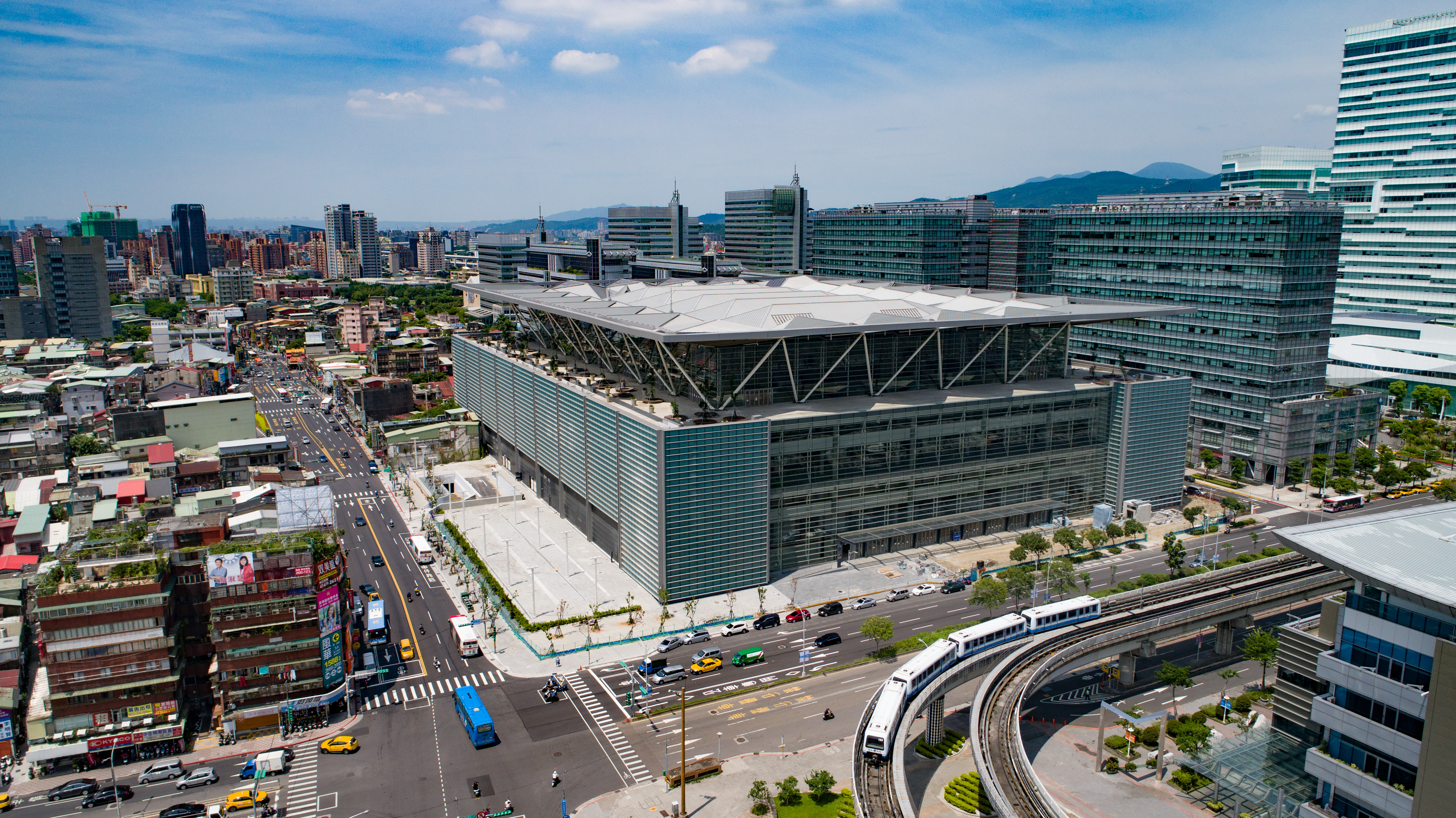 MRT Nangang Exhibition Center Station